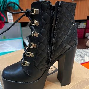 Size 9 Black Leather Platform Boots worn once -excellent condition